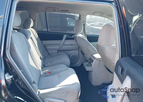 2011 Toyota Highlander Base V6 из США, поврежденный, VIN 5TDBK3EH7BS067892